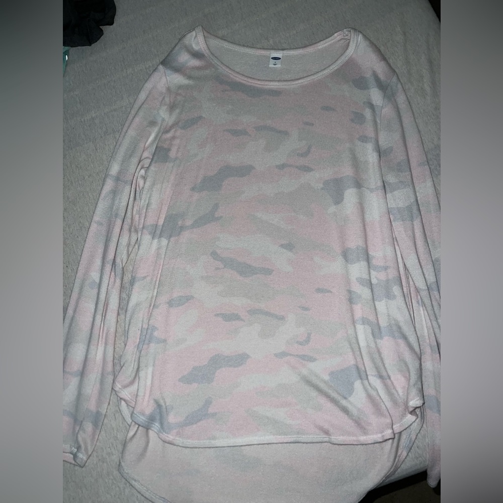 Size L sweater old navy camo